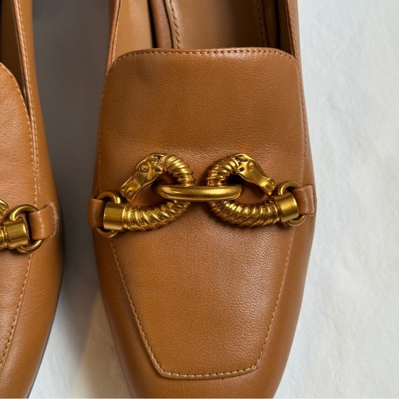 Tory Burch Tan Leather Loafers with Gold Chain - Picture 5 of 8